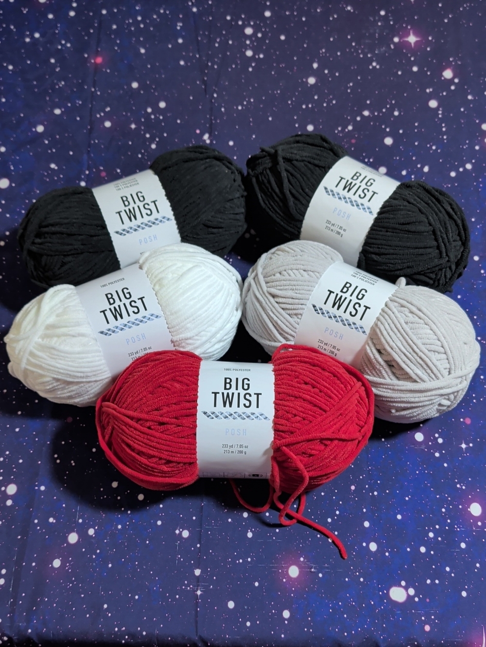 5 Brand New Skeins Big Twist POSH Yarn BLACK 🖤 WHITE 🤍 RED ♥️ Gray 🩶